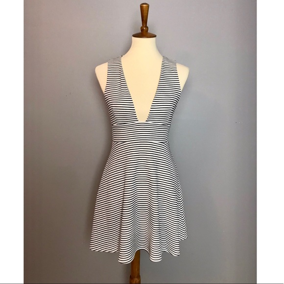 Charlotte Russe Dresses & Skirts - Charlotte Russe B&W striped dress
